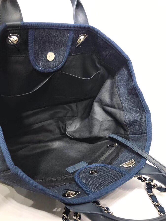 Ch**el shopping bags